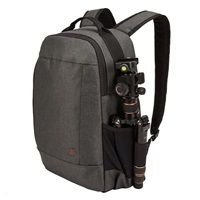 Batoh Case Logic Era CEBP105 pre fotoaparát s objektívom a tablet 10.5", tmavosivá
