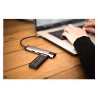 VERBATIM USB C 3.1 disk 32 GB - klávesnica Secure (R:160/W:130 MB/s) GDPR
