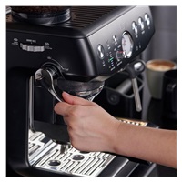 SAGE SES876BTR pákový kávovar, 1850 W, 15 barů, vestavěný mlýnek, parní tryska, černý