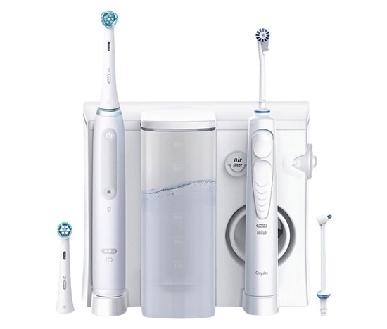 Oral-B Oral Health Center + iO Series 4 White set elektrického zubního kartáčku a ústní sprchy, bílá