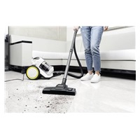 Karcher VC 3 podlahový vysavač, 700 W, HEPA filtr, bezsáčkový, 76 dB, prachová nádoba 0,9 l, bílá
