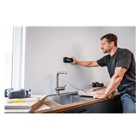 Bosch GMS 120-27 detektor, 2× baterie 1,5 V LR6 (AA), identifikace materiálu