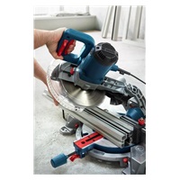 Bosch GCM 216 kapovací a pokosová pila