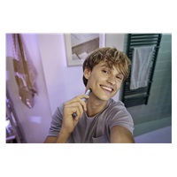 Philips OneBlade First Shave QP1324/20 zastřihovač, Ni-MH baterie, vodotěsný, USB-A