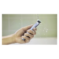 Philips OneBlade First Shave QP1324/20 zastřihovač, Ni-MH baterie, vodotěsný, USB-A