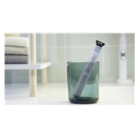 Philips OneBlade First Shave QP1324/20 zastřihovač, Ni-MH baterie, vodotěsný, USB-A
