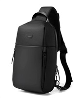 MYBALO ASTON Perfektní volba pro minimalisty s dobrým vkusem 6 ikon: - Nejtenčí batoh - Elegantní - Kapsa na notebook do 15,6" - Kapsa na tablet do 9" - Otevírání o 180 stupňů - USB a USB-C port - Drží tvar - Voděodolný - Skryté kapsy Elegantní a minimalistický Jedná se o velmi elegantní a minimalistický batoh. S tímto parťákem neuděláte chybu při běžném nošení do města, ani na důležité schůzce. Tenký batoh MYBALO Aston je batoh s vůbec nejmenší hloubkou z naší nabídky. Díky tomu působí elegantn