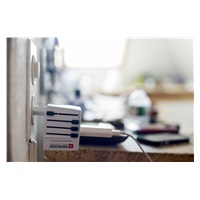 BAZAR - SKROSS cestovní adaptér MUV USB, USB A+C, univerzální pro 150 zemí - Poškozený obal (Komplet)