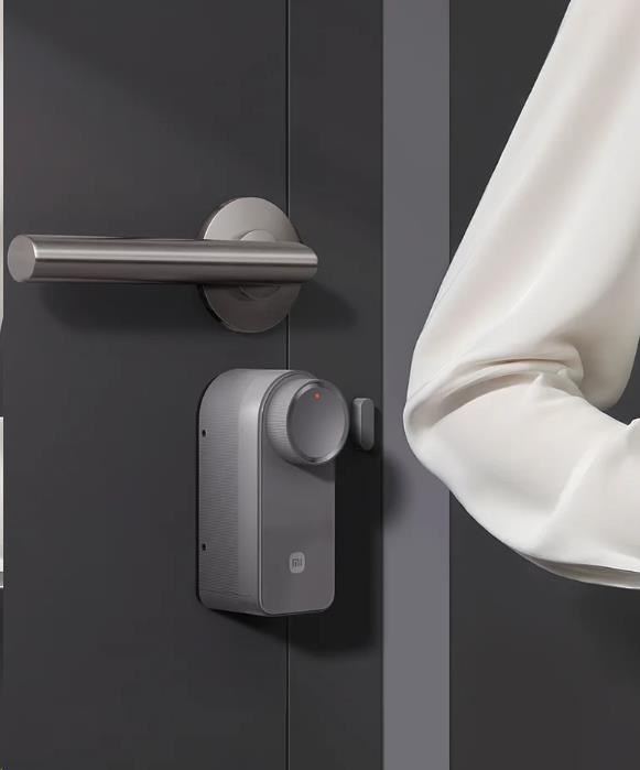 Obr. Automatické zamykání a senzorová ochrana 1798787d