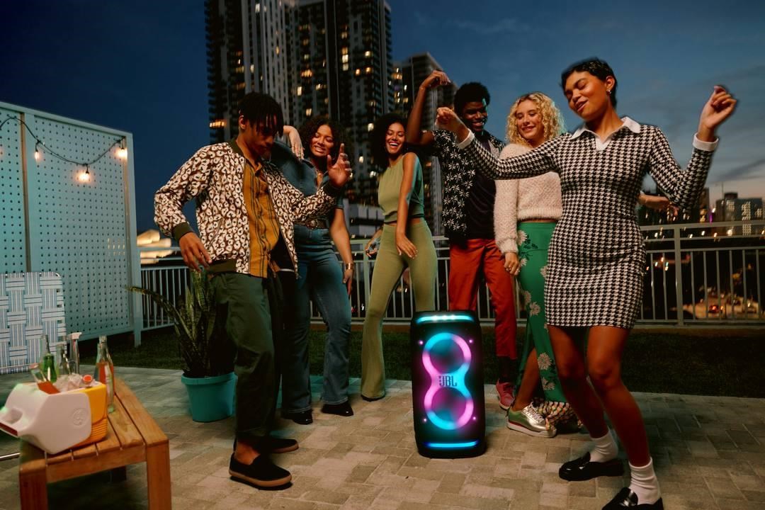 Obr. Futuristická světelná show 1798995a